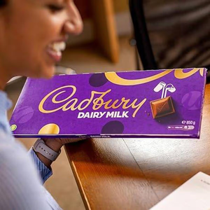Cadbury Dairy Milk Giant Chocolate Bar 850g