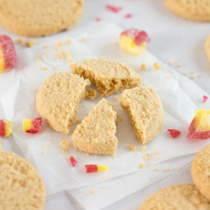 MacLean's Rhubarb & Custard Luxury Biscuits 150g